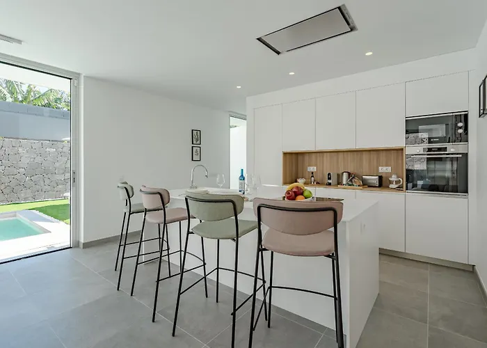 Estandar 2 - Casangular By Upper * 阿德耶